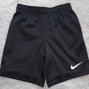 Boys Size 6 Nike Black Dri-Fit Mesh Shorts, 6" Inseam